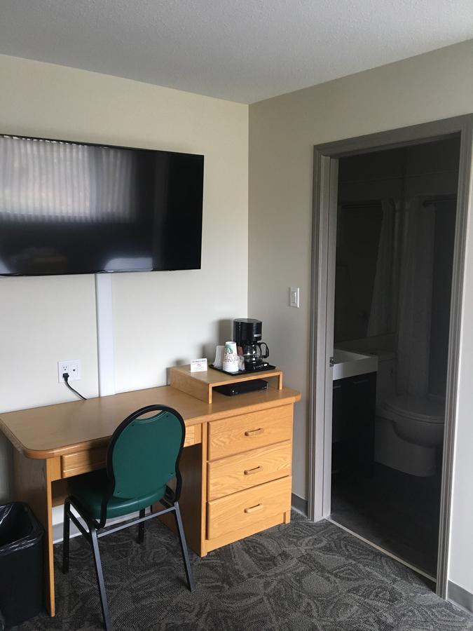 Howey Bay Motel เรดเลค ภายนอก รูปภาพ